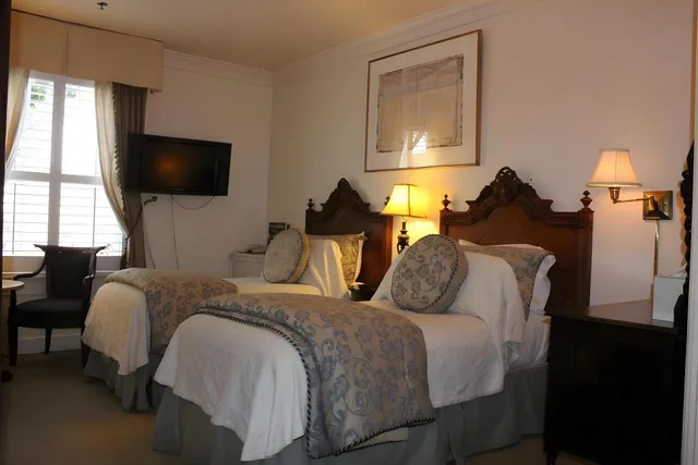 غرفة سوبيريور بسريرين منفصلين لذوي الإعاقة، The Washington Square Inn 1/2