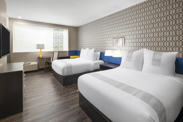 Standard, 2 Queen Beds, Accessible, Glo Best Western Dawley Farms In Sioux Falls 2/10