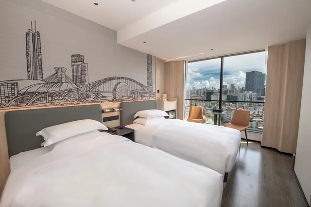 Premium, Twin Beds, Scenic View, Panoramic Floor، Guangdong Hotel Zhuhai Ex Guangdong Regency 4/5