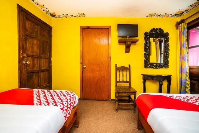 غرفة قياسية ثلاثية بسرير كوين وسرير فردي، OYO Hotel El Mineral, Tlalpujahua 3/3