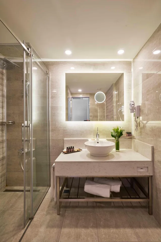 Executive, Street View، Richmond Hotel 8/10
