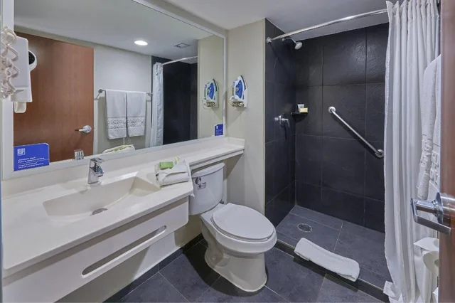 جناح بسريرين مزدوجين بغرفة نوم واحدة مع أريكة، City Express by Marriott Cananea 5/5