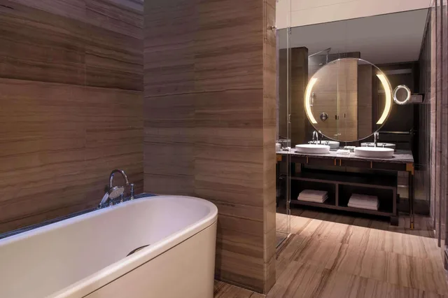 2 Bedrooms, Senior, Cabin، The Westin Doha Hotel Spa 5/5