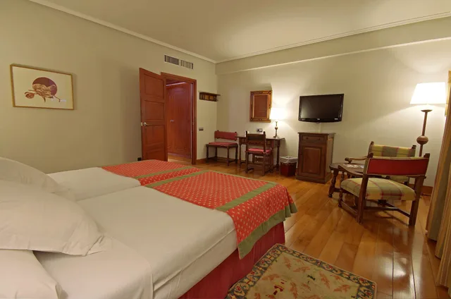 Standard, Twin Beds, Parador De Calahorra 1/10