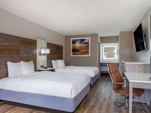 غرفة بسريرين مزدوجين لذوي الإعاقة، Days Inn by Wyndham Clemson 1/4