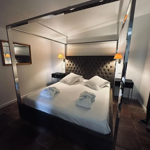 Suite, King Bed, Hot Tub, Le Mas Provencal 4/7