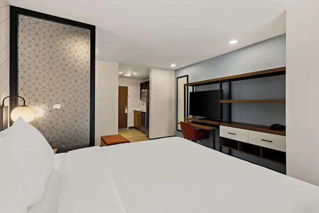غرفة بسرير كوين لذوي الإعاقة، Everhome Suites Temecula 1/10