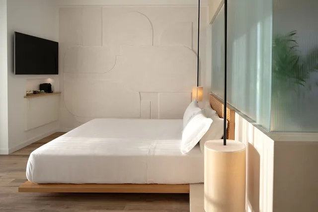 جناح، Hotel Delfino Taranto 1/1