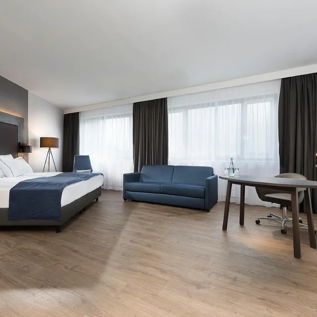غرفة قياسية ثلاثية، HOLIDAY INN BERLIN CITY WEST 2/5
