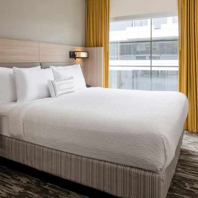 جناح بسرير كينج بحوض استحمام لذوي الإعاقة، Springhill Suites Seattle Downtown South Lake Union 2/7