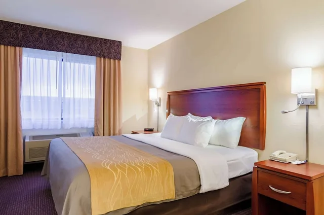 غرفة قياسية بسرير كينج، Quality Inn & Suites Colby, KS 4/9