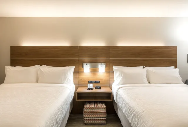 غرفة قياسية بسريرين كوين لذوي الإعاقة، Holiday Inn Express Suites Greenville S Piedmont 2/5