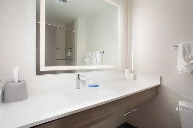 غرفة قياسية بسريرين كوين، Holiday Inn Express Hotel And Suites Rapid City 8/10
