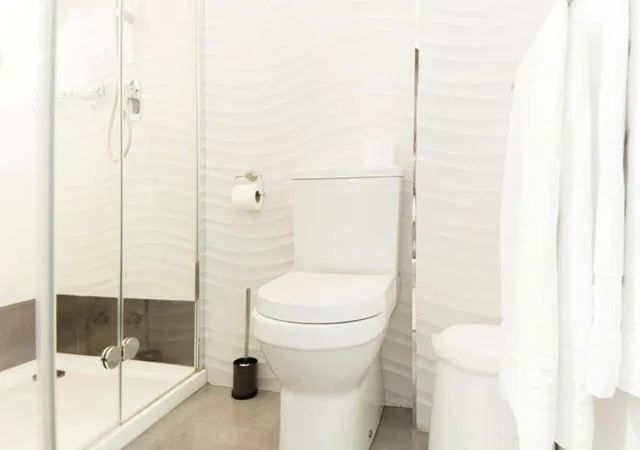 غرفة بسرير مزدوج بشرفة، Villa Lorena Malaga 4/6