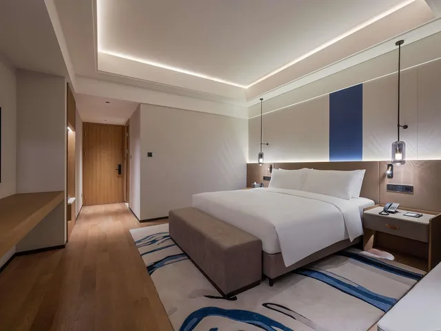 غرفة سوبيريور بسرير كينج بإطلالة على الحديقة، Novotel Shanghai JingAn 2/9