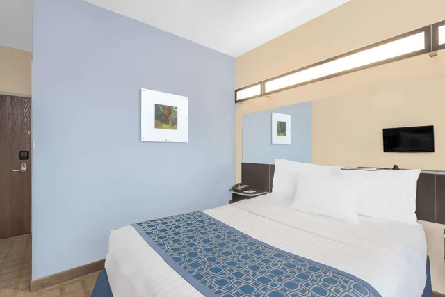 غرفة قياسية بسرير كوين لذوي الإعاقة، Microtel Inn & Suites By Wyndham Waynesburg 2/10