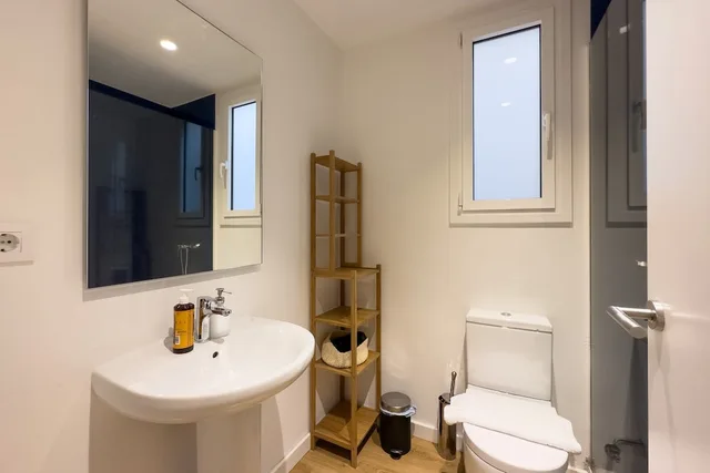 4 Bedrooms, Family, Apartment, 4 Beds, 2 Double Beds, 2 Bathrooms, Animapartments Sants 3/7
