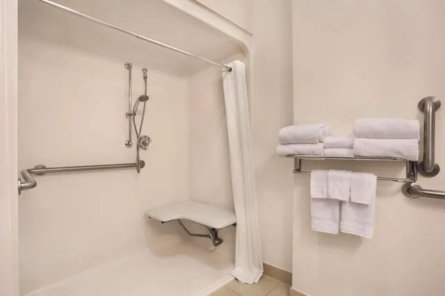 جناح استوديو بسرير كوين لذوي الإعاقة، Country Inn & Suites By Radisson, Bowling Green, KY 3/3