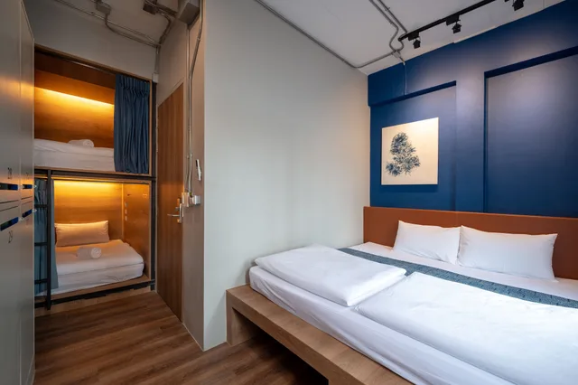 غرفة عائلية بسرير كوين وسرير بطابقين بحمام مشترك، Natee Hostel 1/3