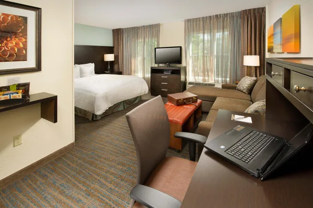 جناح استوديو بسرير كوين، Staybridge Suites Bismarck 3/9