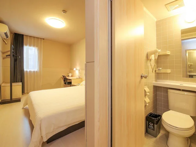 Standard, Double Bed, Jinjiang Inn Hongqiao National Exhibition Center 1/1