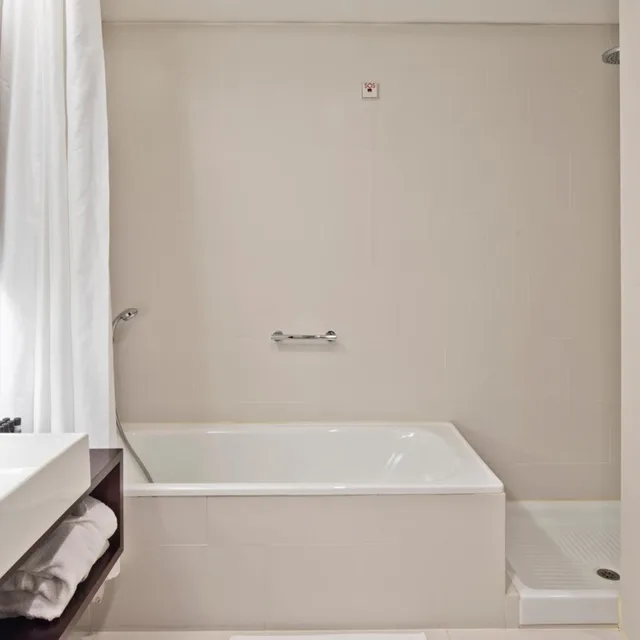 Executive, Suite, Double Bed, Golden Tulip Sao Joao da Madeira Hotel 10/10