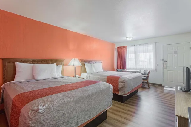 2 Queen Beds - Smoking, Micfridge، Motel6 Lordsburg, NM 2/6