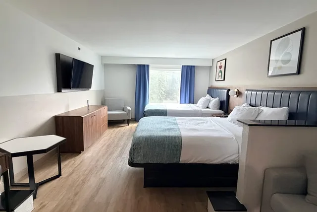 غرفة بسريرين كوين مع أريكة، Wingate by Wyndham Athens Near Downtown 3/9