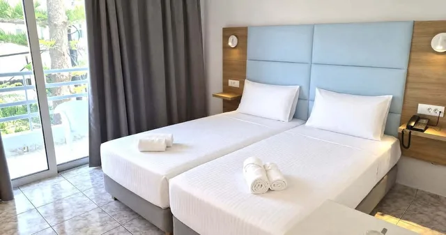 غرفة ثلاثية بثلاثة أسرّة، Poseidon Hotel 1/6