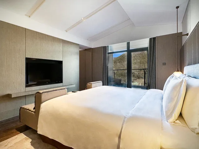 1 Bedroom, Suite, Lounge Access, Crowne Plaza CHONGLI RESORT 2/6