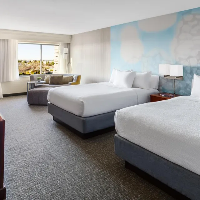 غرفة بسريرين كوين في طابق مرتفع، Courtyard by Marriott Roseville Galleria Mall/Creekside Ridge Drive 9/14