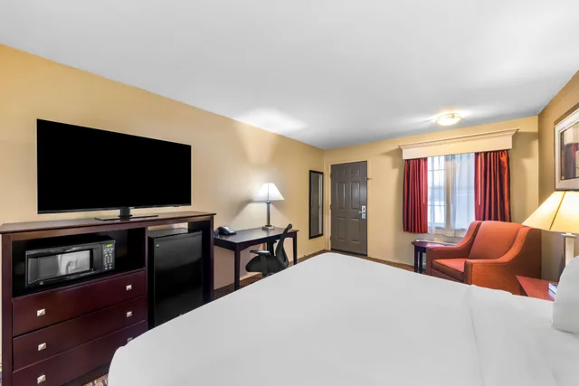 Room, King Bed, Accessible, Best Western Markita Inn 1/5