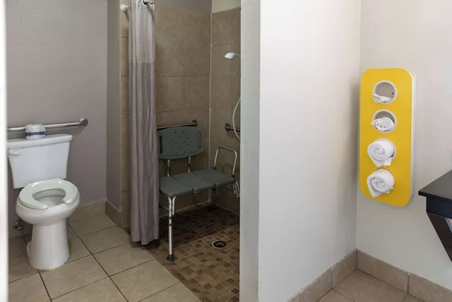 غرفة قياسية بسريرين مزدوجين، Motel6 Lufkin, TX 7/7