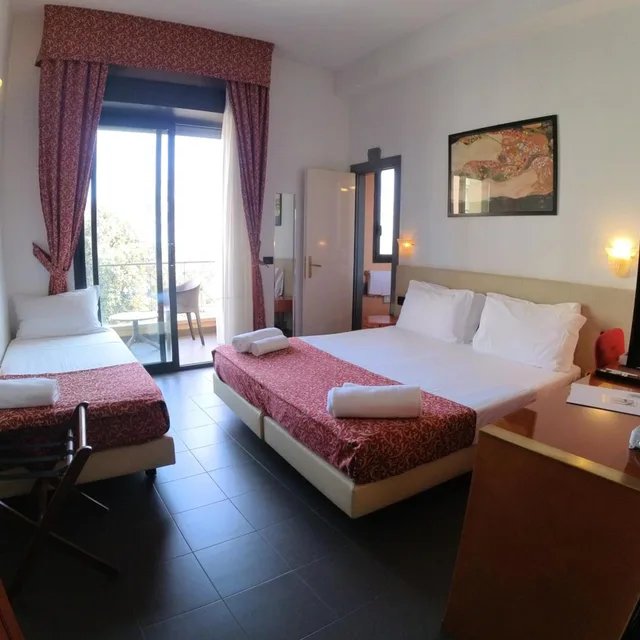 غرفة ديلوكس ثلاثية بإطلالة على البحر، Best Western Hotel Nettunia 5/10