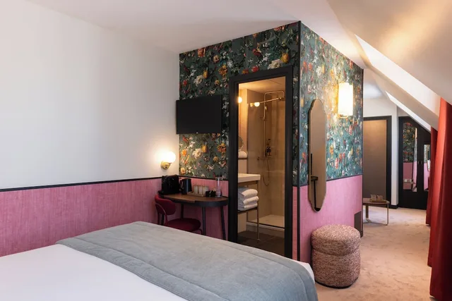 غرفة عائلية بسرير كوين بإطلالة على المدينة مع أريكة، Hotel Brittany Opera 2/4