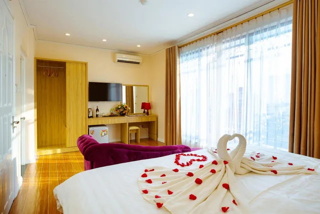 Deluxe, Double Bed, Royal 10/10