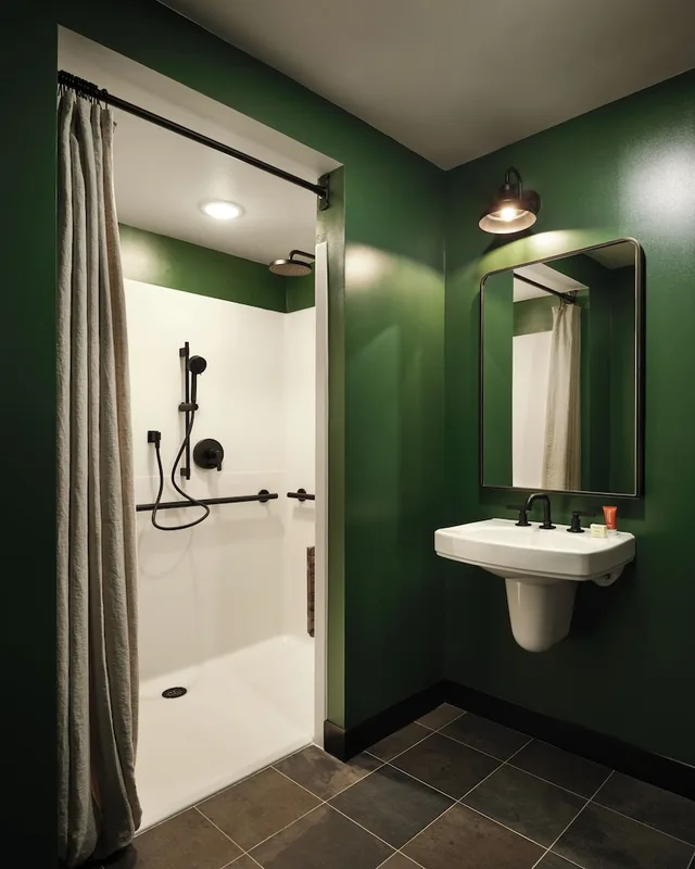 Mountain, Suite, King Bed, Sofa, Accessible، Field & Stream Lodge Bozeman 3/3