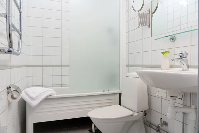 Room, Twin Beds, Botanika Uppsala 2/2