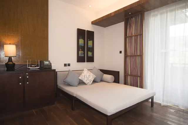 غرفة بريميوم عائلية بسرير كينج بإطلالة على الحديقة بشرفة مع أريكة، Le Meridien Shimei Bay Beach Resort & Spa 4/10