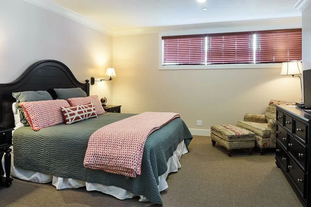Carriage House, King Bed, Sofa، Hotel Mac 1/2