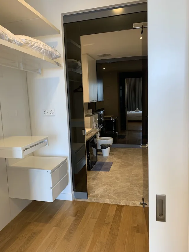 شقة تنفيذية بفراش فوتون وسرير كينج وسرير فردي بغرفتي نوم، Platinum Service Suite at The Face 7/7