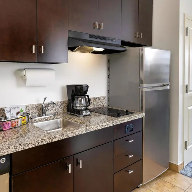 غرفة بسرير كوين مع أريكة، TownePlace Suites York 5/5