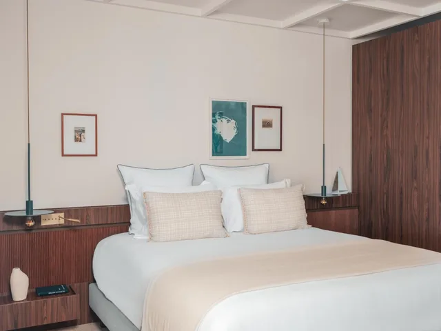 جناح سيغنتشر بإطلالة على البحر بشرفة، Bleu Hotel & Spa by Germain Collection 2/3