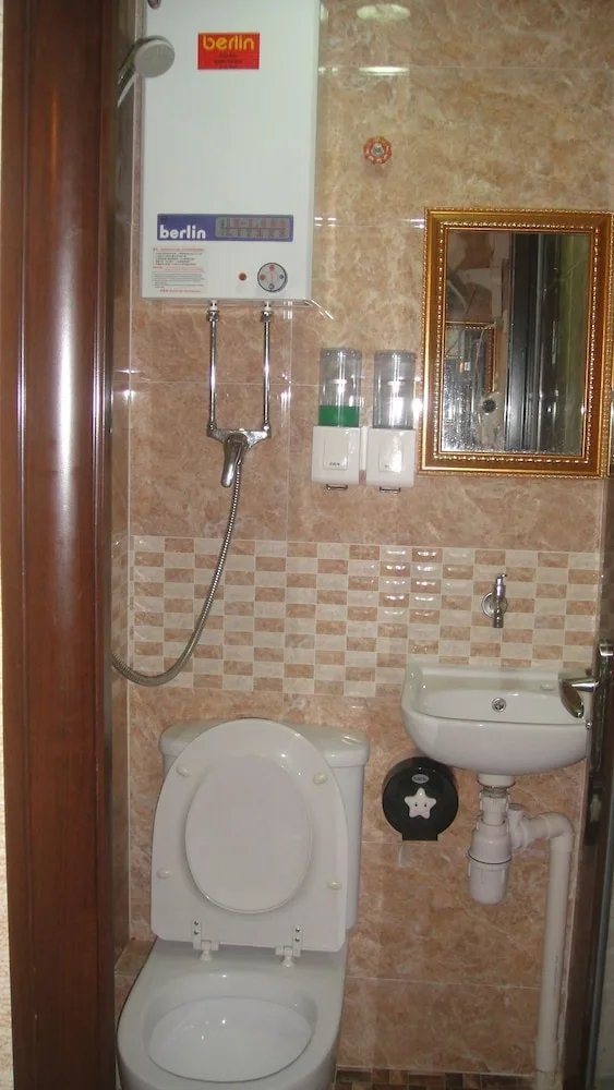 غرفة قياسية مفردة بسرير فردي، Philippine Hostel 1/2