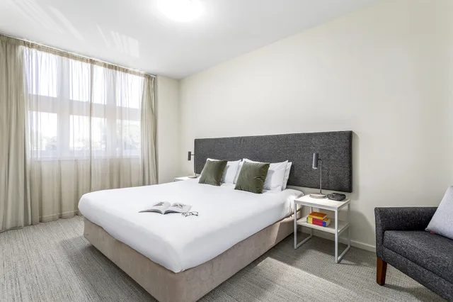 1 Bedroom, Apartment, King Bed, Quest Ballarat 1/3