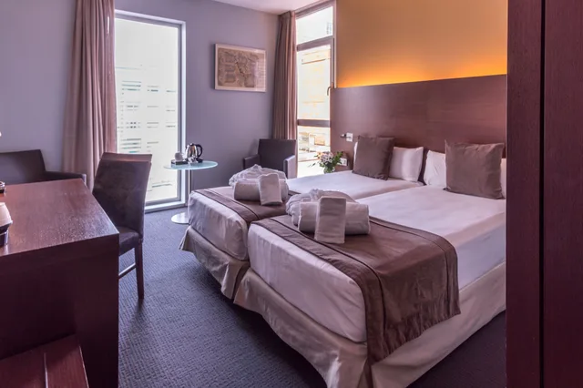 Standard, Twin Beds, Madanis Hotel 4/10