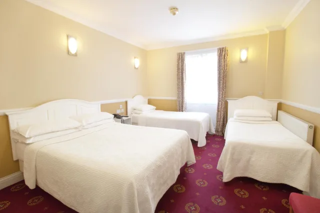 Room, Quadruple, Balmoral House Hotel 1/5