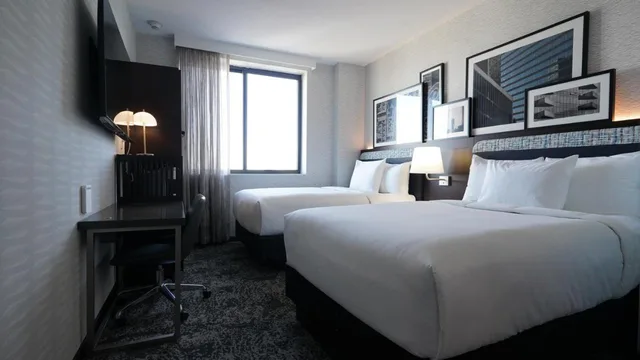 غرفة قياسية رباعية، DoubleTree by Hilton Long Island City New York 1/2