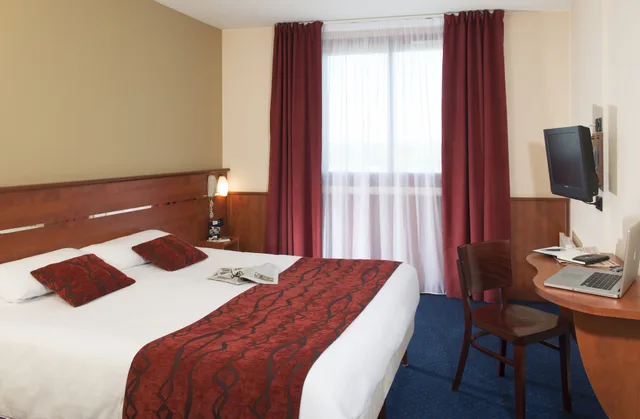 غرفة بسرير مزدوج، Brit Hotel Nantes La Beaujoire - L Amandine 3/10