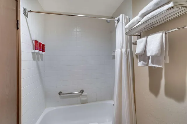 جناح بسريرين كوين، SureStay Plus Hotel by Best Western Price 3/4